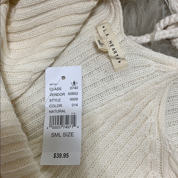 sweater - Picture 3 of 3